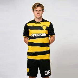StrikeElite men's football shirt