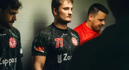 handball-players-tunnel-custom-jerseys-spized_600x600